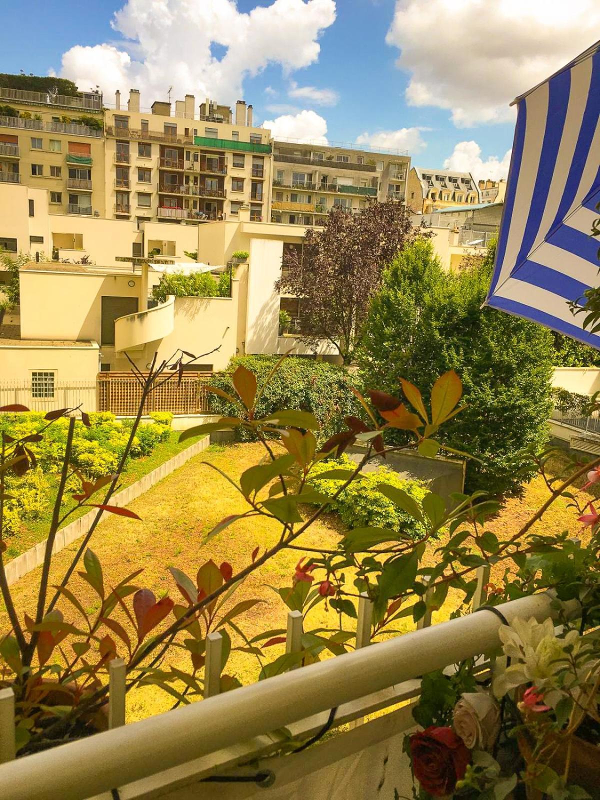Double Room With Balcony Paris Bagian luar foto