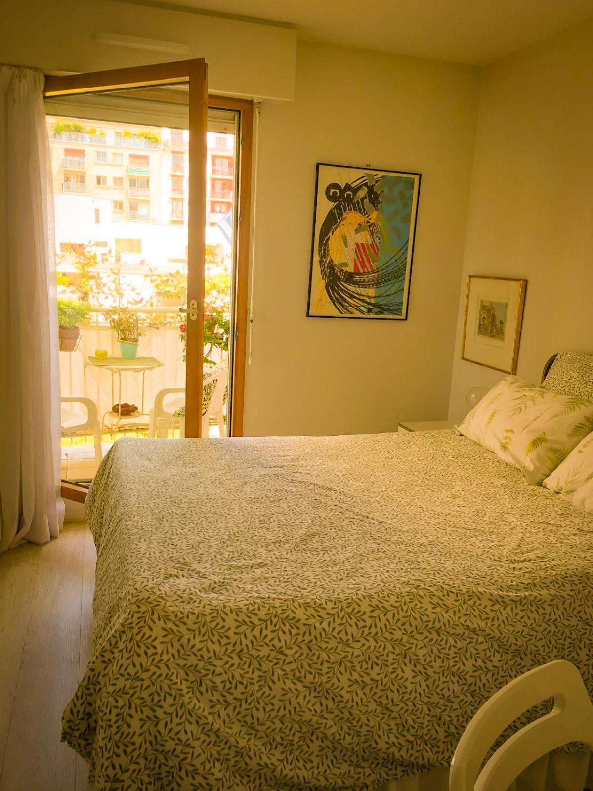 Double Room With Balcony Paris Bagian luar foto