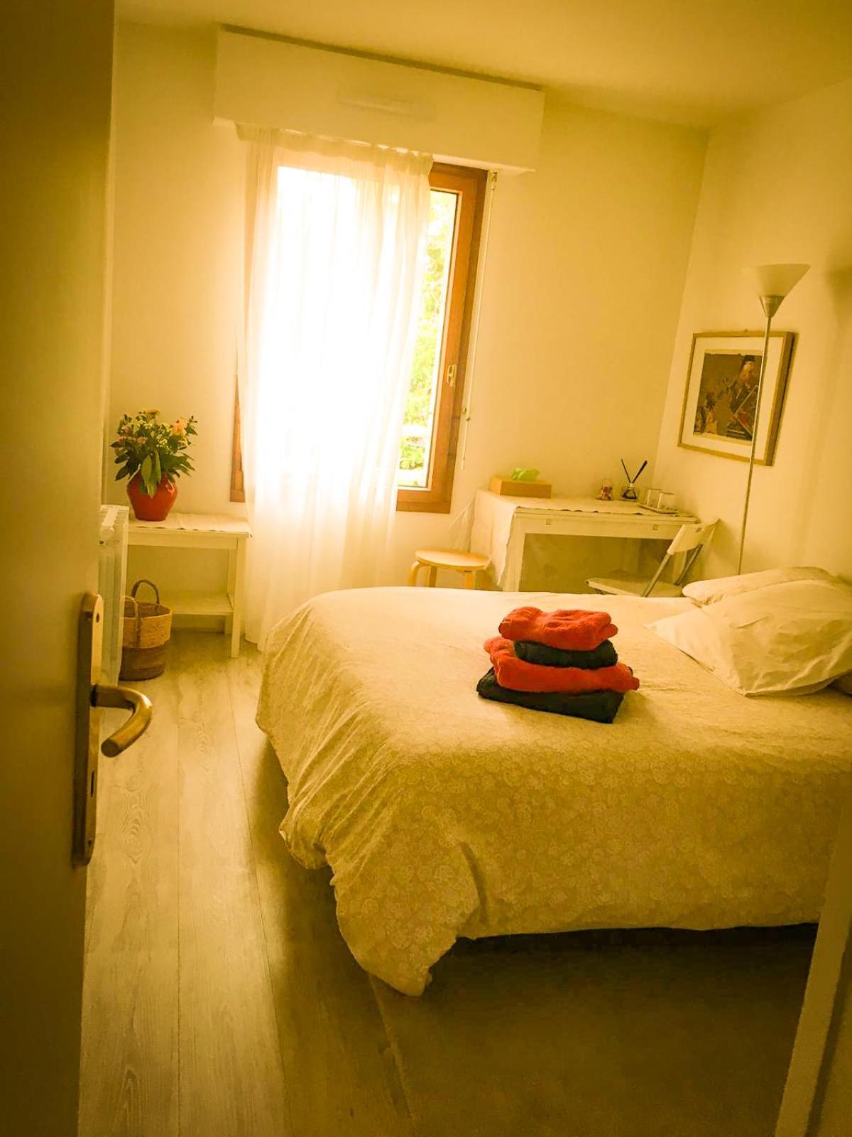 Double Room With Balcony Paris Bagian luar foto
